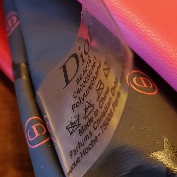 Dior Red Two Toned Cosmetic Bag Converted to Handbag w/ Dior Star Bag Ch… - Picture 13 of 16